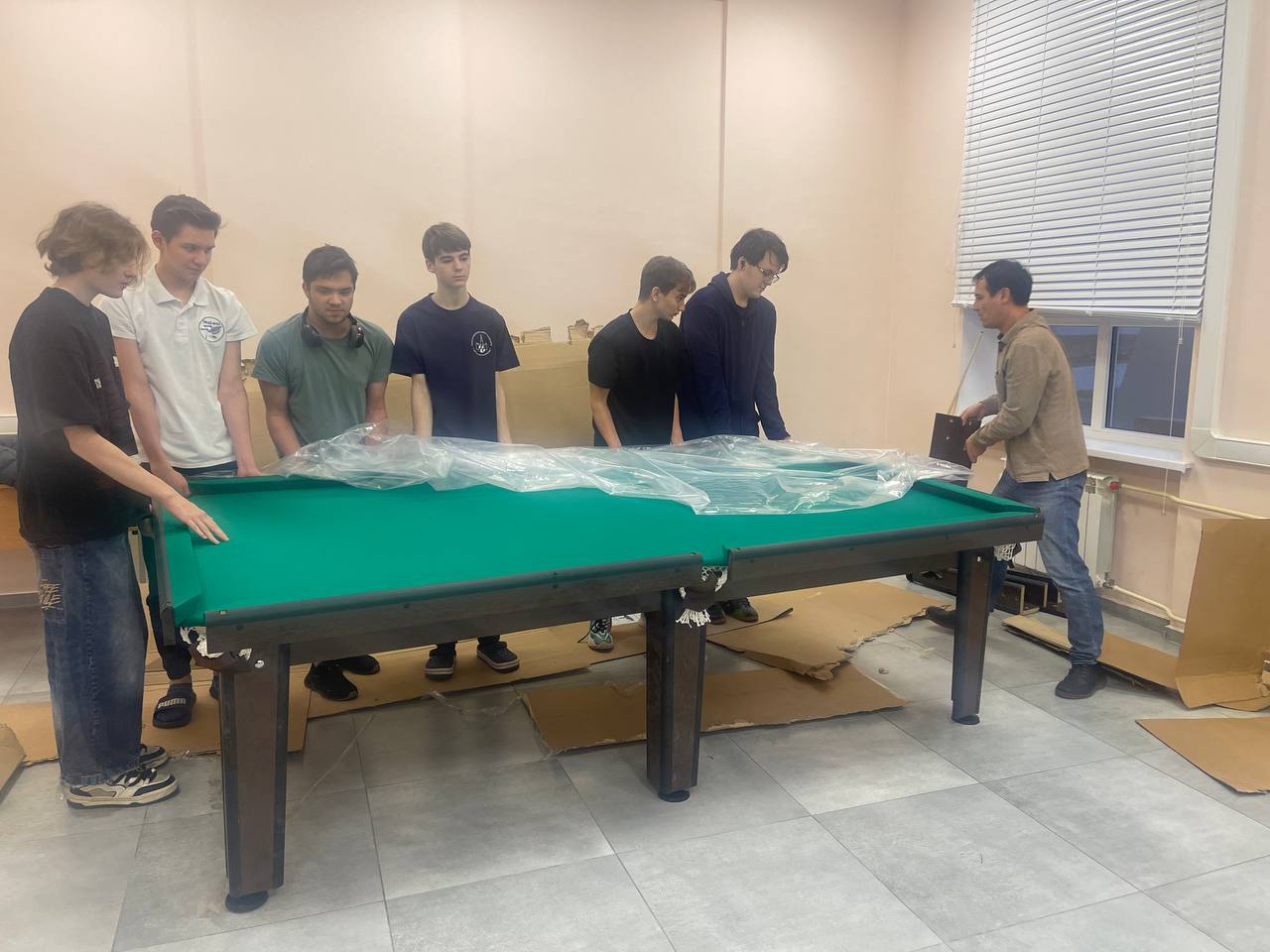 Подарки ко Дню рождения школы